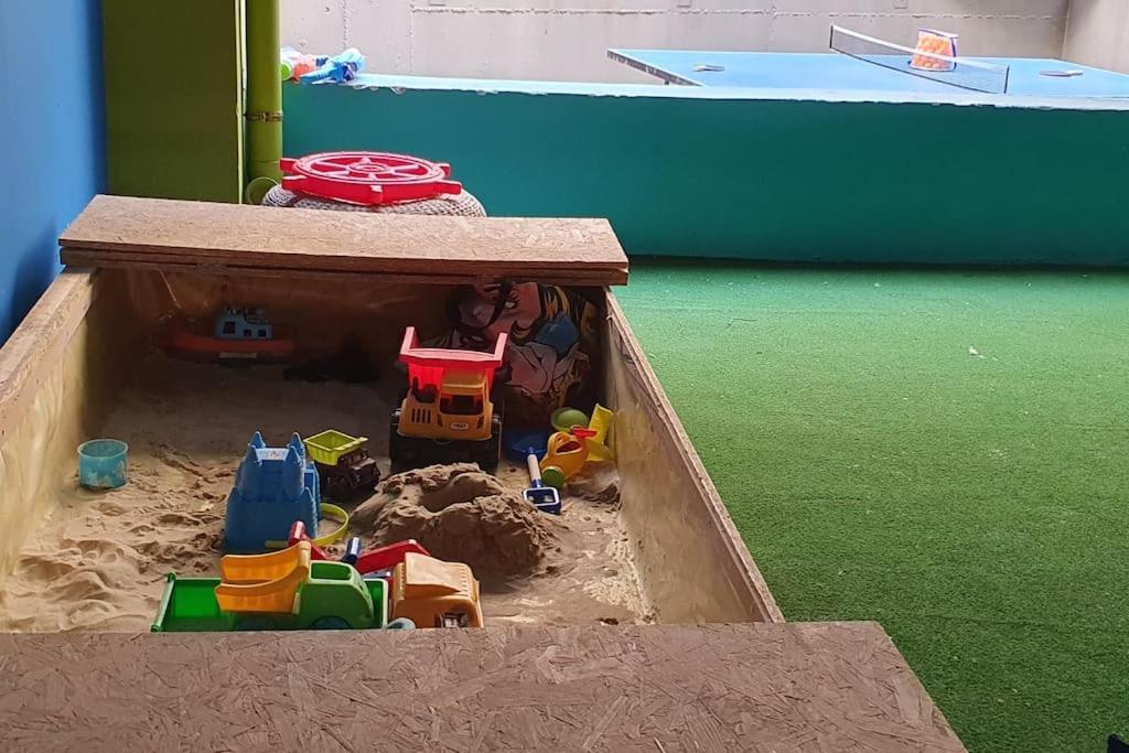 Central, Parking, Play Area, 1Km To The Sea Heraklion  Exterior photo